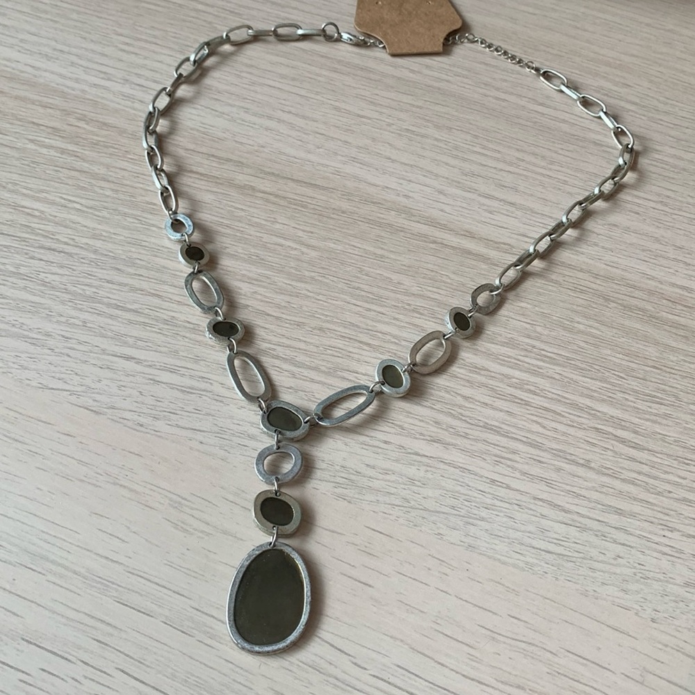 ⭐️ 5 for 20$! ⭐️ Olive green and silver necklace
